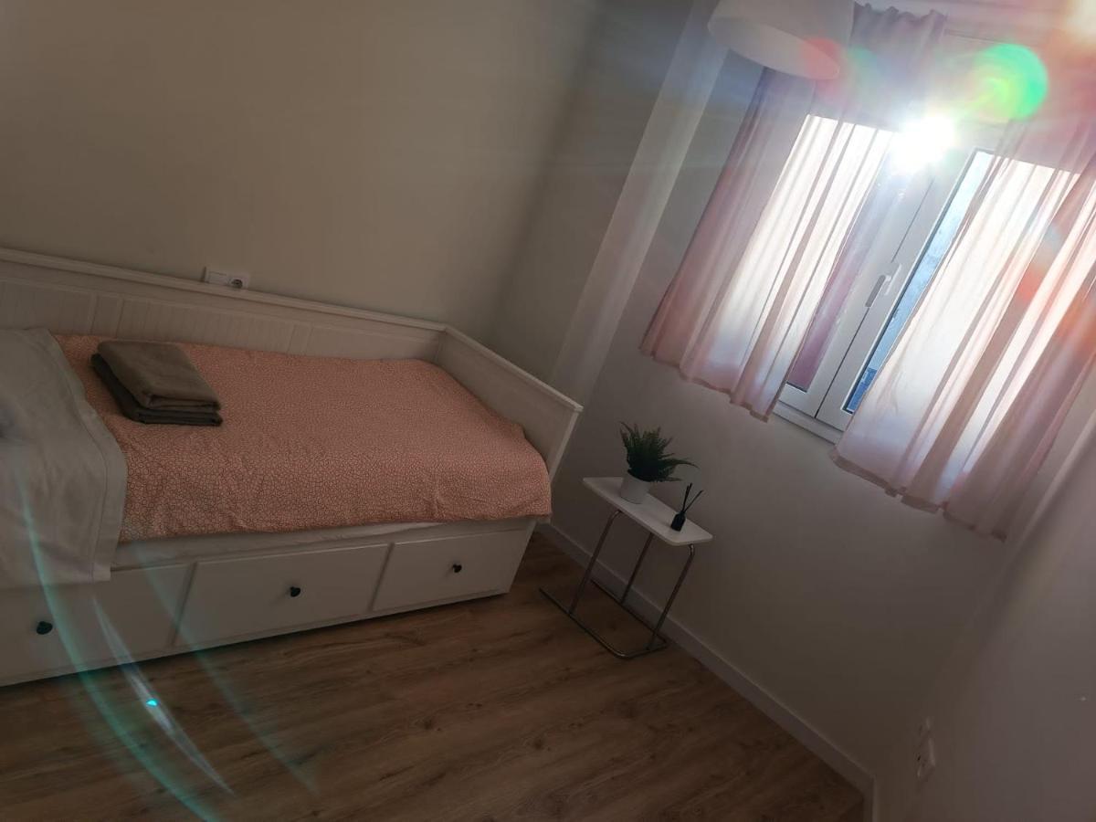 Apartamento Sister Wifi Apartment Валенсия Екстериор снимка